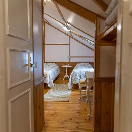 Guesthouset Aurantola 2*