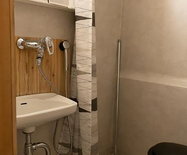 Konukevi Aurantola 2*