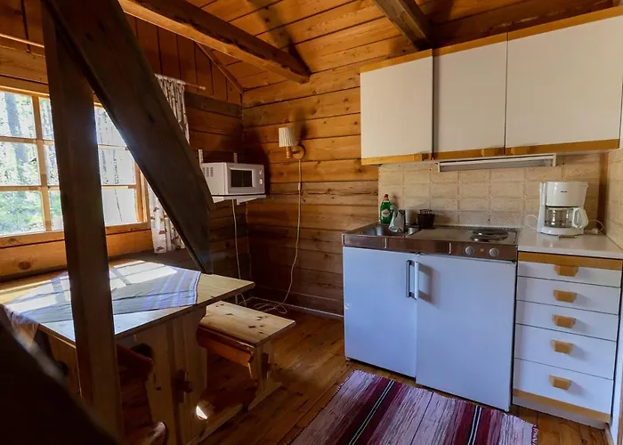 בית הארחה Aurantola 2*